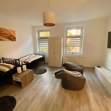 Gemuetliche 3-zimmer Ferienwohnung In 1 Og Apartment