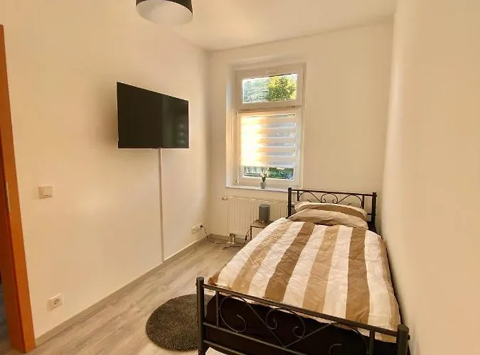 Gemuetliche 3-zimmer Ferienwohnung In 1 Og Apartment *