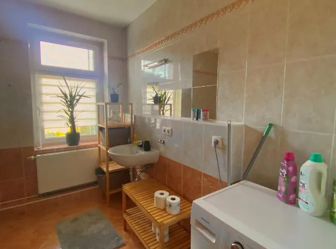 Gemuetliche 3-zimmer Ferienwohnung In 1 Og Apartment