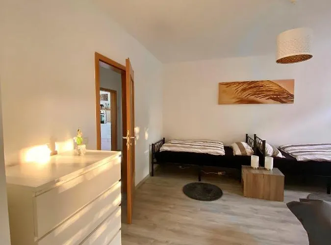 Gemuetliche 3-zimmer Ferienwohnung In 1 Og Apartment