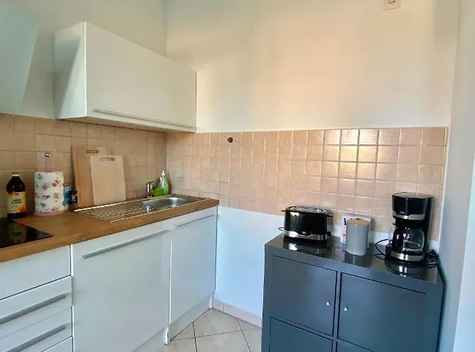 Gemuetliche 3-zimmer Ferienwohnung In 1 Og Apartment